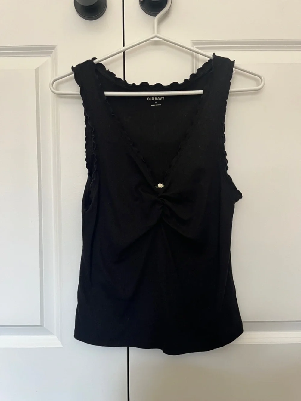 Old Navy Ribbed V-Neck Cinched Rosette Tank in Black - Picture 4 of 5
